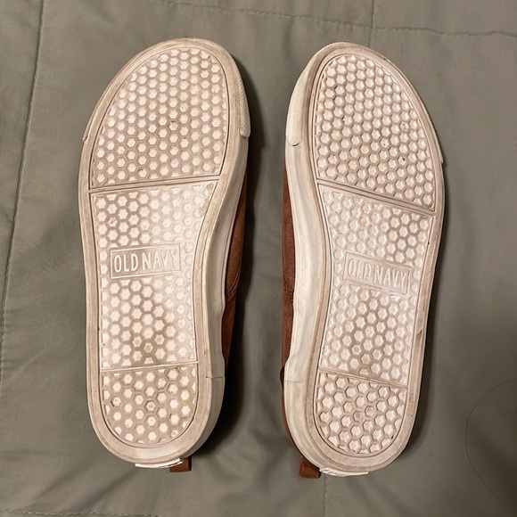 Old Navy slip-on boys faux-leather shoes size 6 *great condition* - Picture 8 of 8